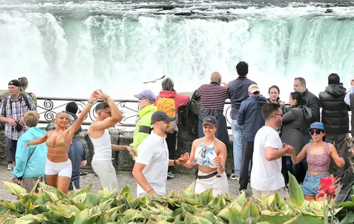 Salsa at Niagara Falls